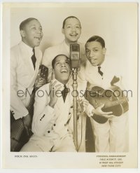 5s391 INK SPOTS 8.25x10 music publicity still '40s original four members performing at microphone!