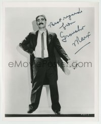 5y778 GROUCHO MARX signed 8x10 REPRO still '70s full-length portrait of the legendary comedian!