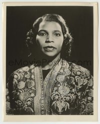 5y419 MARIAN ANDERSON signed 8x10 publicity still '46 1st black singer at the Metropolitan Opera!