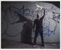 5y689 SCOTT IAN signed color 8x10 REPRO still '00s Anthrax guitarist by wall covered in graffiti!