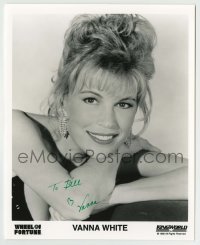 5y880 VANNA WHITE signed 8x10 REPRO still '95 head & shoulders c/u of the Wheel of Fortune hostess