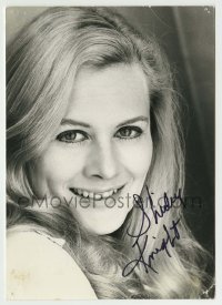5y458 SHIRLEY KNIGHT signed deluxe English 7x9.75 still '60s smiling portrait by Mark Gudgeon!