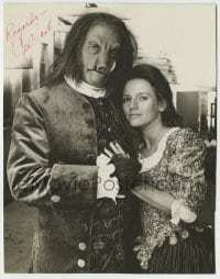 5y072 GEORGE C. SCOTT signed 7x9 book page '76 when he starred in TV's Beauty and the Beast!