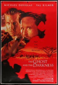 5z231 GHOST & THE DARKNESS DS bus stop '96 hunters Val Kilmer & Michael Douglas in lion silhouettes