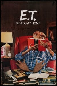 6b539 E.T. THE EXTRA TERRESTRIAL 22x34 special '82 Steven Spielberg, he reads at home!