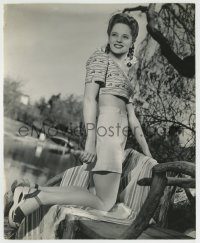 6h027 ALEXIS SMITH 7.5x8.25 still '40s c/u kneeling in a skimpy summer outfit by Bert Six!