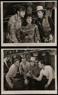 6s954 NORTH WEST MOUNTED POLICE 2 8x10 stills '40 cowboy Gary Cooper with Goddard and Preston!