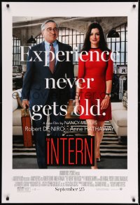 6z485 INTERN advance DS 1sh 2015 great image of sexy Anne Hathaway and Robert De Niro!