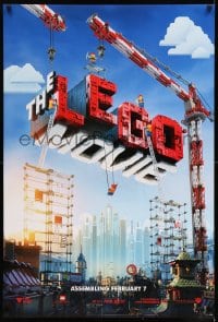 6z548 LEGO MOVIE teaser DS 1sh 2014 cool image of title assembled w/cranes & plastic blocks!