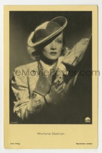7d176 MARLENE DIETRICH A1045/1 German Ross postcard 1930s portrait in hat & flower print jacket!