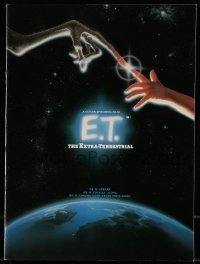 7d643 E.T. THE EXTRA TERRESTRIAL Japanese program 1982 Steven Spielberg classic, John Alvin art!