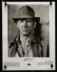 7d737 INDIANA JONES & THE LAST CRUSADE presskit w/ 18 stills 1989 Harrison Ford, Connery, Spielberg