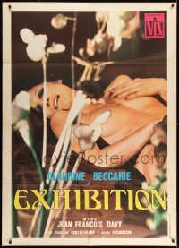 7g466 EXHIBITION Italian 1p 1976 close up of sexy Claudine Beccarie laying naked outdoors!