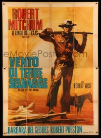 7g317 BLOOD ON THE MOON Italian 2p R1960s Tarantelli art of Robert Mitchum with rifle on shoulders!