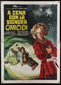 7g406 TERROR AT RED WOLF INN Italian 2p R1977 different art of crazy woman wielding knife!