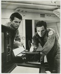 7h160 2001: A SPACE ODYSSEY 8.25x10 still 1968 c/u of Kier Dullea & Gary Lockwood fixing computer!