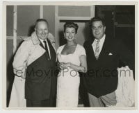 7h394 FIRE DOWN BELOW candid 8x10 still 1957 Rita Hayworth with producers Irving Allen & Broccoli!