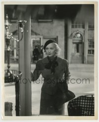 7h978 WISE GIRL 8.25x10 still 1937 wide-eyed Miriam Hopkins looking in shop window by Schoenbaum!