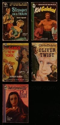 7x283 LOT OF 5 PAPERBACK BOOKS 1940s-50s Strangers on a Train, Kid Galahad, Gangs of New York!