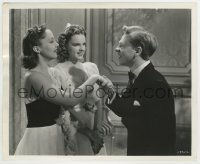 8a068 ANDY HARDY MEETS DEBUTANTE 8x10 still 1940 Judy Garland watches Mickey Rooney & Diana Lewis!