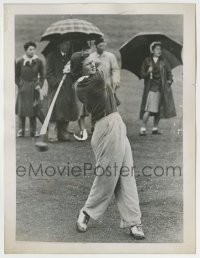 8a080 BABE DIDRICKSON ZAHARIAS 7x9 news photo 1947 wonderful image of the golfing legend driving!