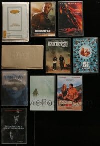 8m217 LOT OF 10 CD ONLY PRESSKITS 2000s filled with images & information on a variety of movies!
