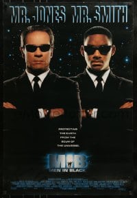 8r683 MEN IN BLACK int'l DS 1sh 1997 Will Smith & Tommy Lee Jones close-up!