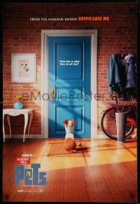 8r828 SECRET LIFE OF PETS advance DS 1sh 2016 Summer style, dog sitting behind door with ball!