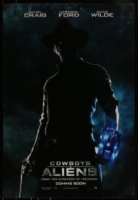 9g261 COWBOYS & ALIENS teaser int'l DS 1sh 2011 cool image of Daniel Craig w/ alien weapon!
