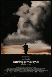 9g776 SAVING PRIVATE RYAN DS 1sh 1998 Spielberg, Hanks, soldier on hill in front of clouds!