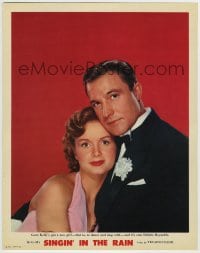 9k122 SINGIN' IN THE RAIN photolobby 1952 best romantic close up of Gene Kelly & Debbie Reynolds!