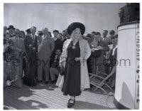 9m547 MAE WEST 4x5 negative 1948 she's returning to the United States on the Queen Mary!