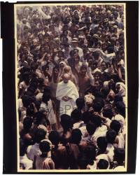 9m232 GANDHI 8x10 transparency 1982 Ben Kingsley as The Mahatma, image used on the posters!
