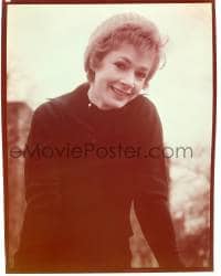9m266 PIPER LAURIE 8x10 transparency 1970s casual smiling portrait of the pretty actress outdoors!