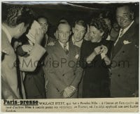 9w013 BUSTER KEATON French 9.5x11.75 news photo 1940s stone face pose with Wallace Beery & more!