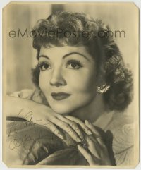 1b380 CLAUDETTE COLBERT signed deluxe 8x9.75 still 1940s pretty close portrait with head on her hand!
