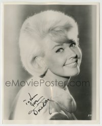 1b836 DORIS DAY signed 8x10 REPRO still 1985 head & shoulders smiling portrait of the actress!
