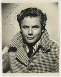 1b432 GLENN FORD signed 7.75x10 still 1940s great portrait of the Columbia leading man in coat!