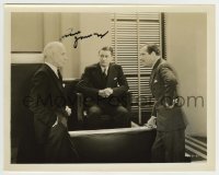 1b567 ROBERT YOUNG signed 8x10 still 1932 in court between Lewis Stone & John Miljan in Unashamed!