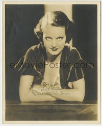 1b569 ROCHELLE HUDSON signed deluxe 8x10 still 1930s great portrait of the sexy star w/arms crossed!