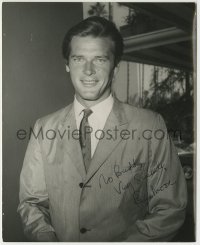 1b571 ROGER MOORE signed 8x10 still 1950s great youthful portrait before he was James Bond!