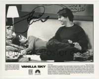 1b600 TOM CRUISE signed 8x10 still 2001 sitting on couch with sexy Penelope Cruz in Vanilla Sky!