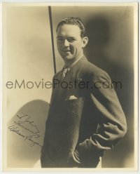 1b613 WILLIAM GARGAN signed deluxe 8x10 still 1930s great smiling portrait wearing suit & tie!