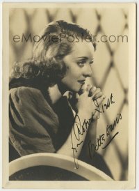 1b348 BETTE DAVIS signed deluxe 5x7 still 1940s pretty profile portrait with her hands clasped!