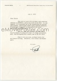 1b251 CHARLTON HESTON signed 7x11 letter 1976 telling David Mallery that Midway is not Altmanesque!