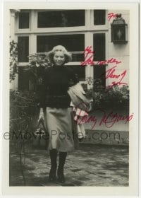 1b638 DOROTHY MCGUIRE signed 5x7 REPRO photo 1970s full-length carrying her coat & purse outdoors!