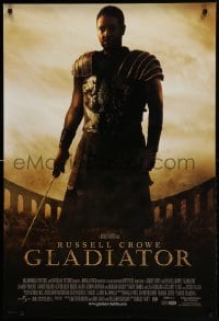 1c365 GLADIATOR DS 1sh 2000 Ridley Scott, cool image of Russell Crowe in the Coliseum!