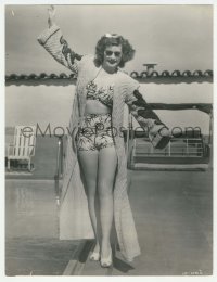 1m591 LUCILLE BALL deluxe 10.25x13.25 still 1940s walking by edge of swimming pool with sunglasses!
