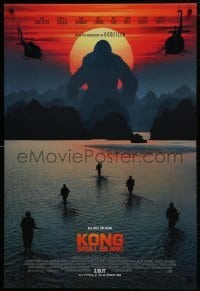 1z655 KONG: SKULL ISLAND int'l advance DS 1sh 2017 Jackson, Hiddleston, huge ape and soldiers!