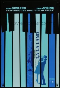 1z661 LA LA LAND teaser DS 1sh 2016 Ryan Gosling, Emma Stone in piano keys, City of Stars!